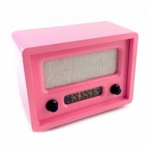 Nostaljik Görünümlü Ahşap Pembe Radyo